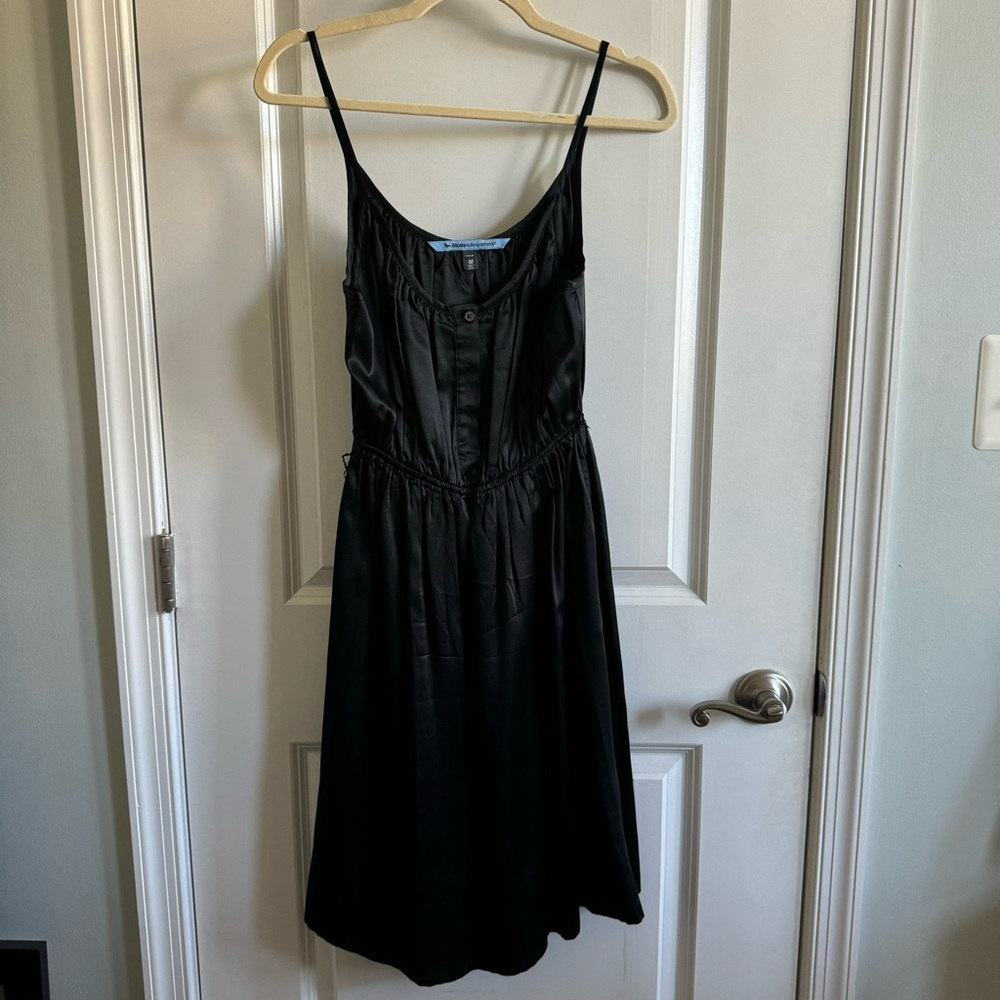 Modern Amusement | Black Silk Sleeveless Scoop Neck Midi Dress Size M